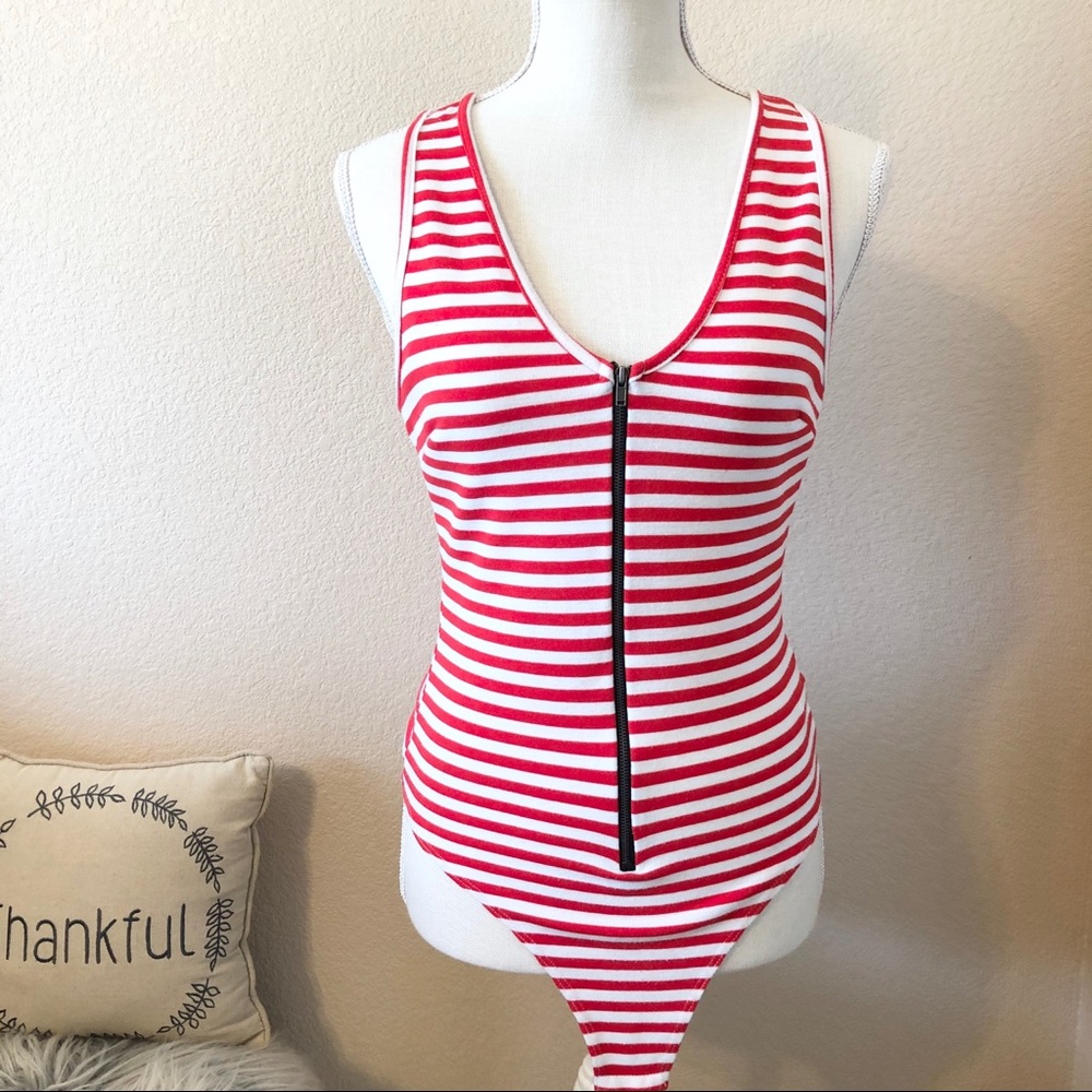 3/25 Red & white striped bodysuit medium
